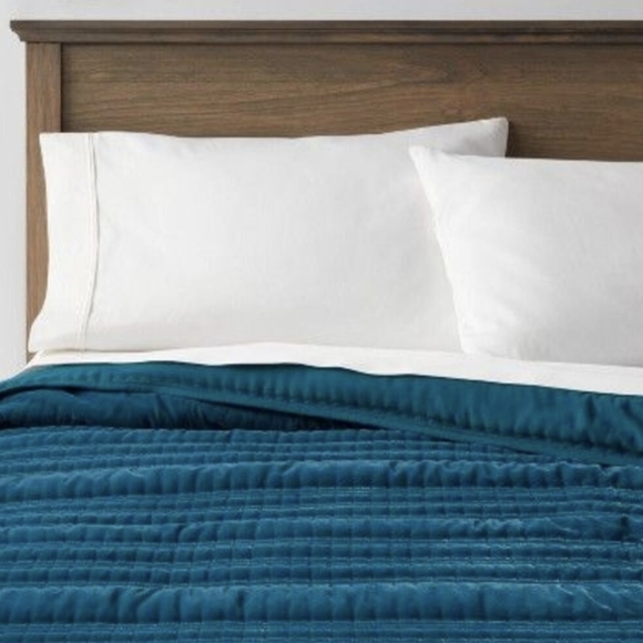 New Threshold Luxurious Teal Queen Comforter